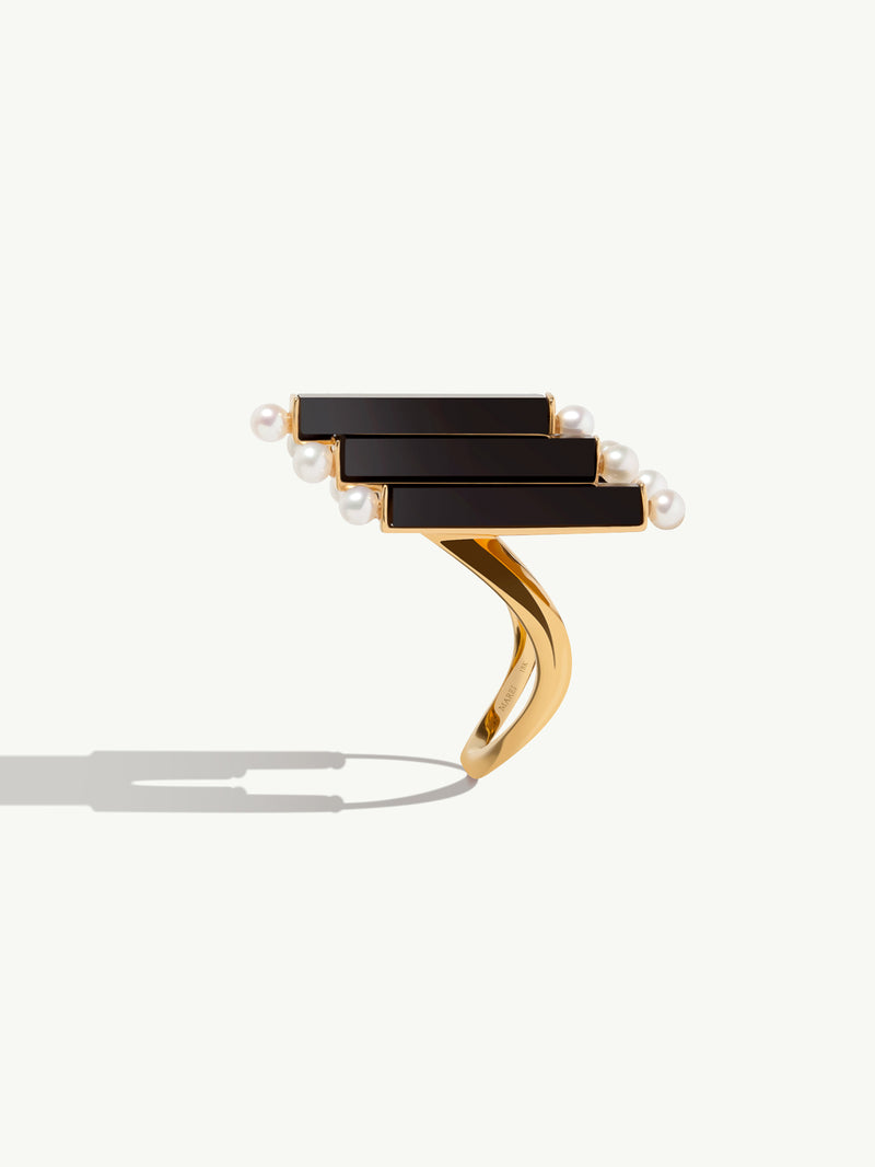 Invidia Black Onyx Column & Pearl Ring In 18-Karat Yellow Gold