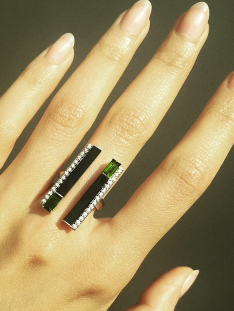 Invidia Black Onyx Column Ring With Baguette White Diamonds & Pavé-Set Diamonds In 18K Yellow Gold, 1.28 CTW